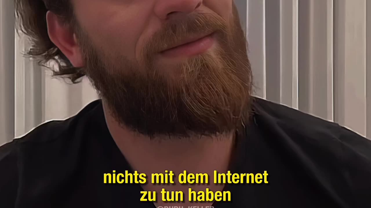 Anis von Mois hasst social Media. Warum macht sie dann 10 teile Video über Zois ?