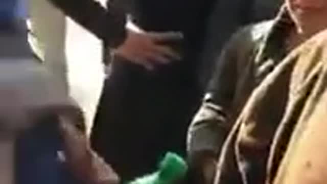 Muslim thinks he sees 'Muhammad' in the 7UP Bar Code, threatens truck d