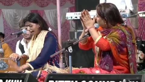 Woman Singing Song Funny video 😁😁