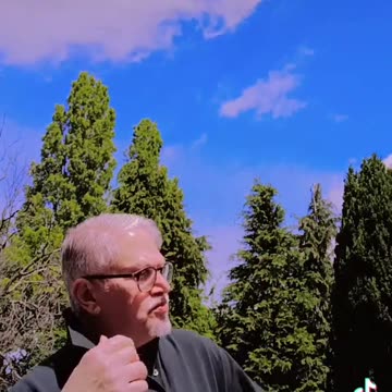 Folks Check Out Mr Khan's Moves On A Urdu Song!