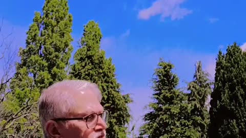 Folks Check Out Mr Khan's Moves On A Urdu Song!
