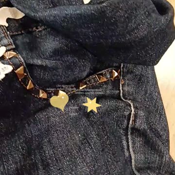 Outfit jeans pinocchietto e maglia one million...paillettes