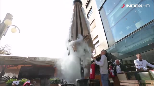 Na zagrebačkom Cvjetnom trgu zapalio se suncobran