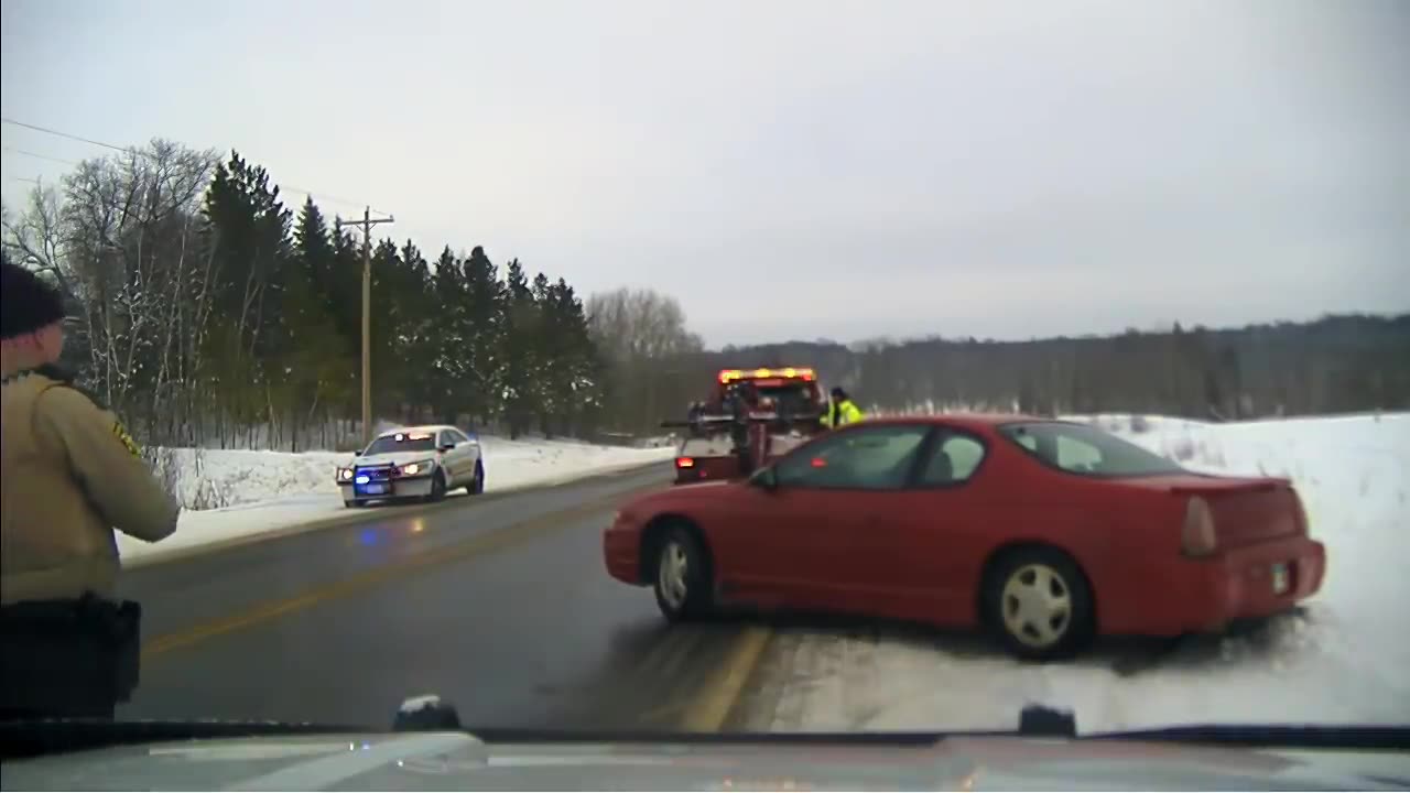 Snow police chase on bald tires (Minnesota)