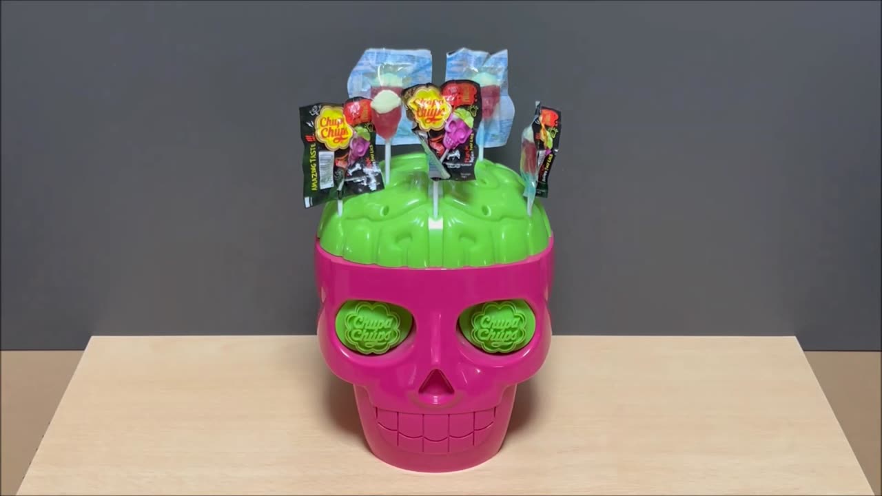 Chupa Chups Skull Bag Product vs Packshot