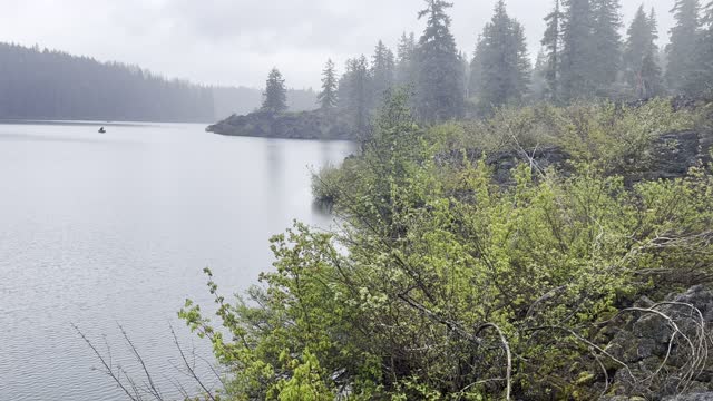 The Peace & Serenity of Clear Lake in the Rain – Willamette National Forest – 4K