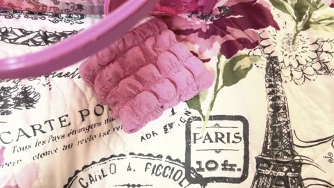 What’s in my Large Pink Juicy Couture Tote Bag w/ lots of Barbie!