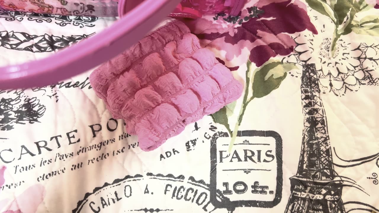 What’s in my Large Pink Juicy Couture Tote Bag w/ lots of Barbie!