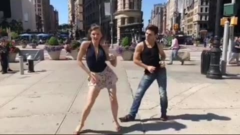 Gril and boy dance viral