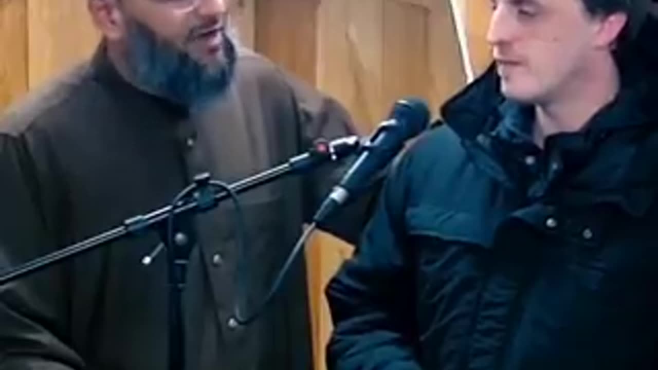 The conversion of an English citizen named Neil to Islam #viral #trending