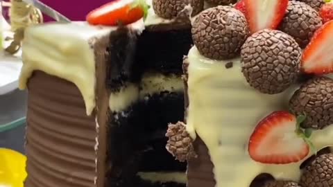 Nutella decorated cake