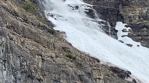 Avalanche Leaves Thirteen Cyclists Stranded