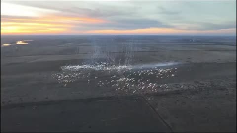 Russian shelling Ukrainian positions with incendiary ammunition.