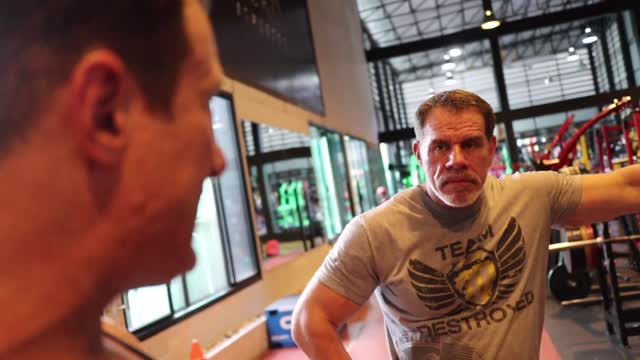 Coach Bart on Cutting and Carb Loading For Competition (Muscle Factory Bangkok)