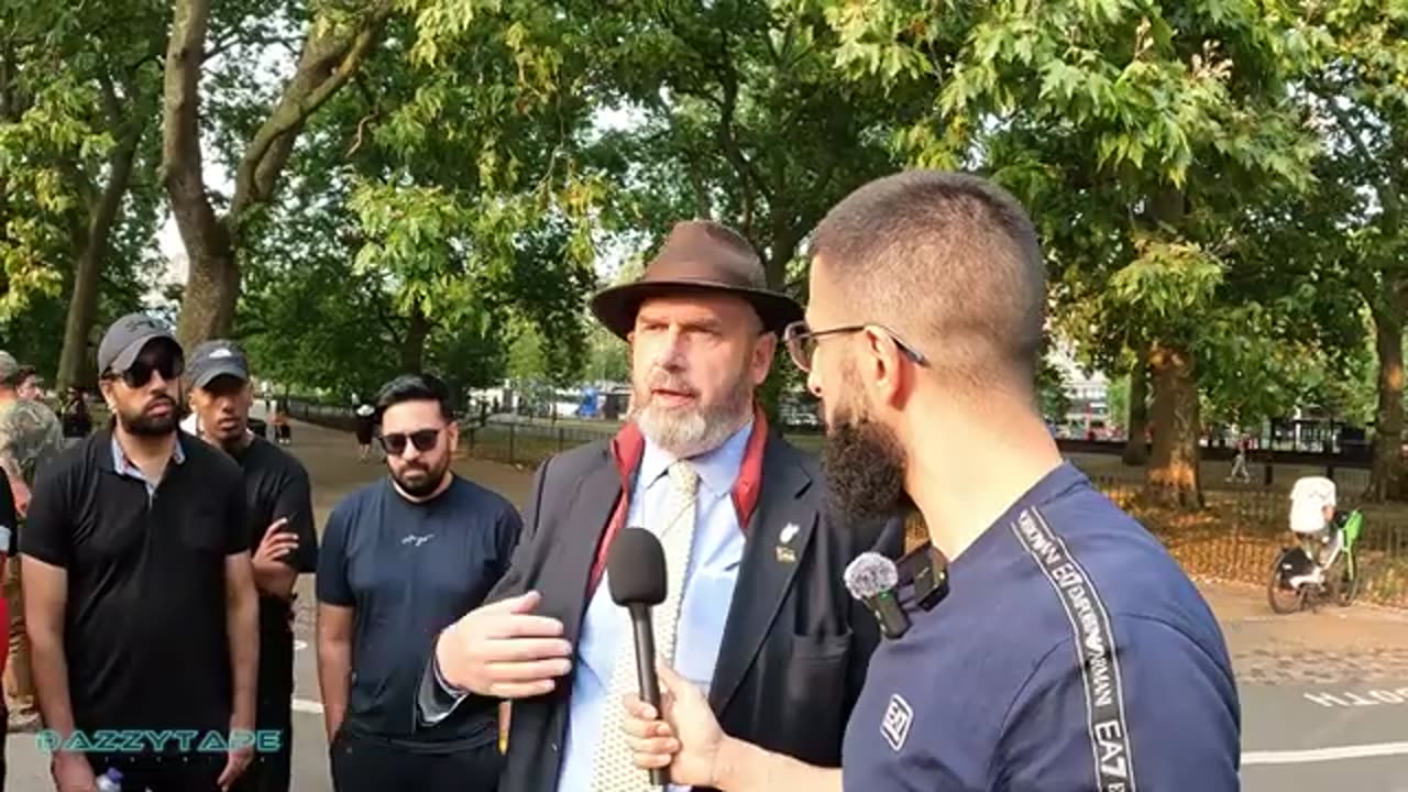 Ali Dawah debates a Catholic. Christians, Jews and Muslims to fight against zion