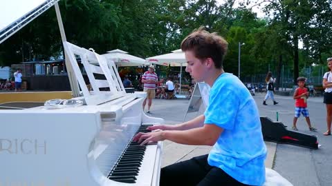 ON MY WAY - Alan Walker | STREET PIANO PERFORMANCE