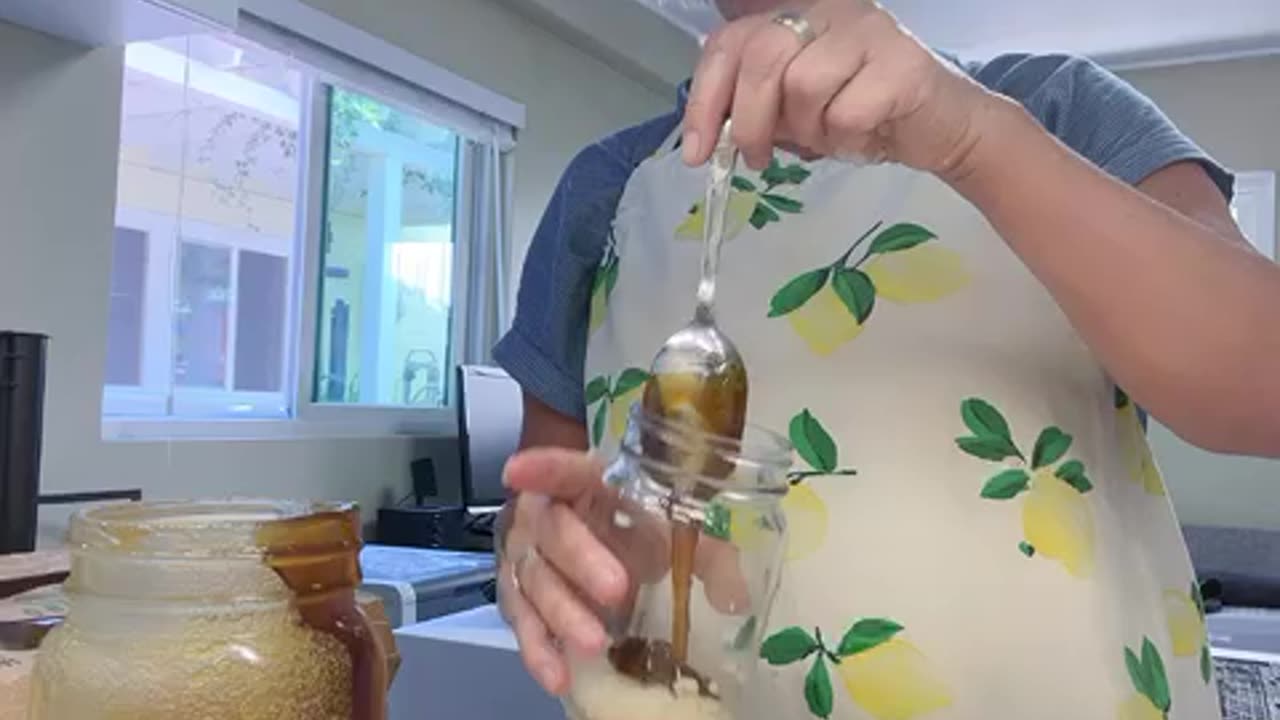 Homemade organic cough syrup that last for years/onions/honey