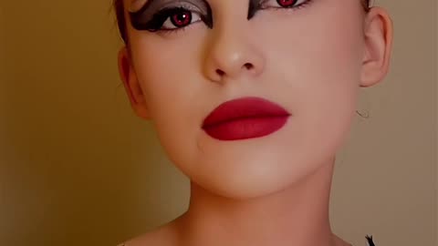 Wonderful make up love it !!!