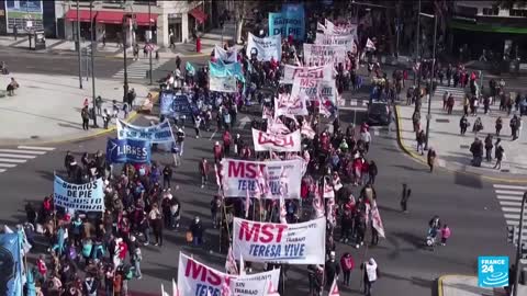 Thousands protest against government in inflation-ravaged Argentina • FRANCE 24 English