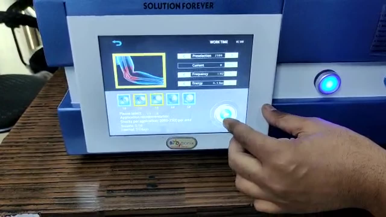 Pneumatic ESWT Radial Shockwave Therapy Device with 1200000 Shots