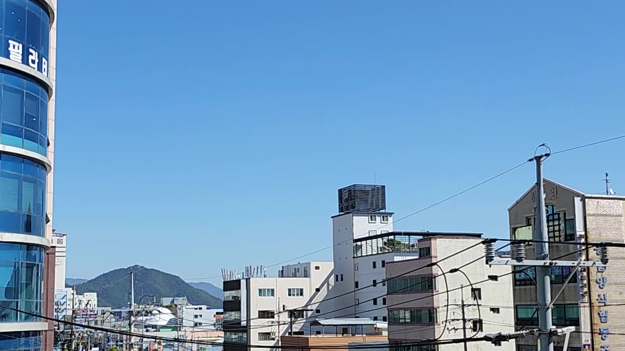 S.KOREA, CHANGWON MASAN HAPPOGU LOTTE DEPARTMENT CROSS ROADS