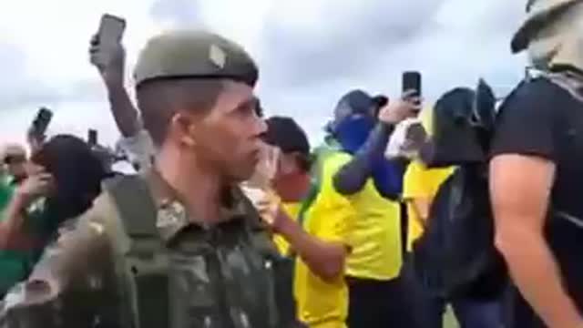 The people gave the army a heroes welcome to the national Congress building