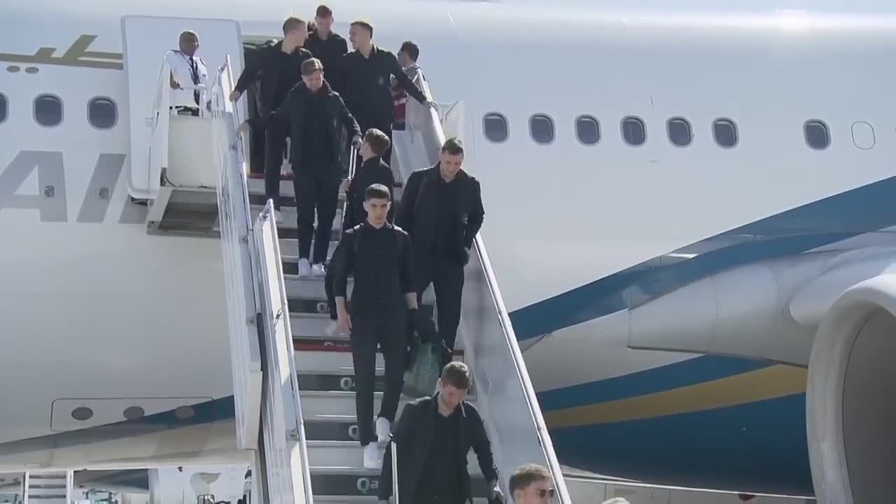 Germany arrive in Qatar for 2022 World Cup | Deutschland | Flick | Müller | Neuer