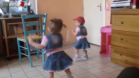 Funny baby dance 👶🏻