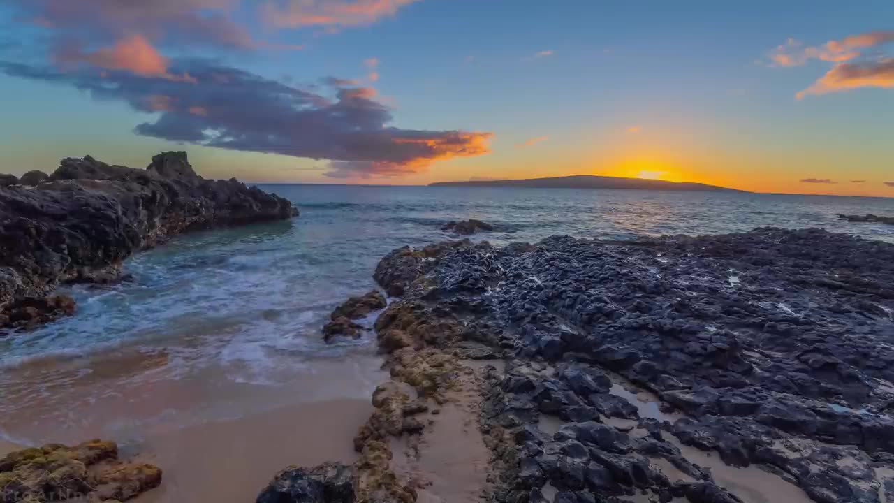 8 HOURS of Fascinating Sunset over the Tropical Beach with Calming Waves Sounds (4K UHD)