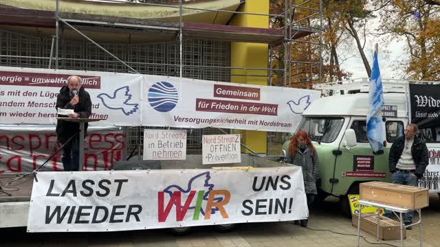 Lubmin - Martin ergreift das Wort - und die Friedenstauben starten 12-11-2022