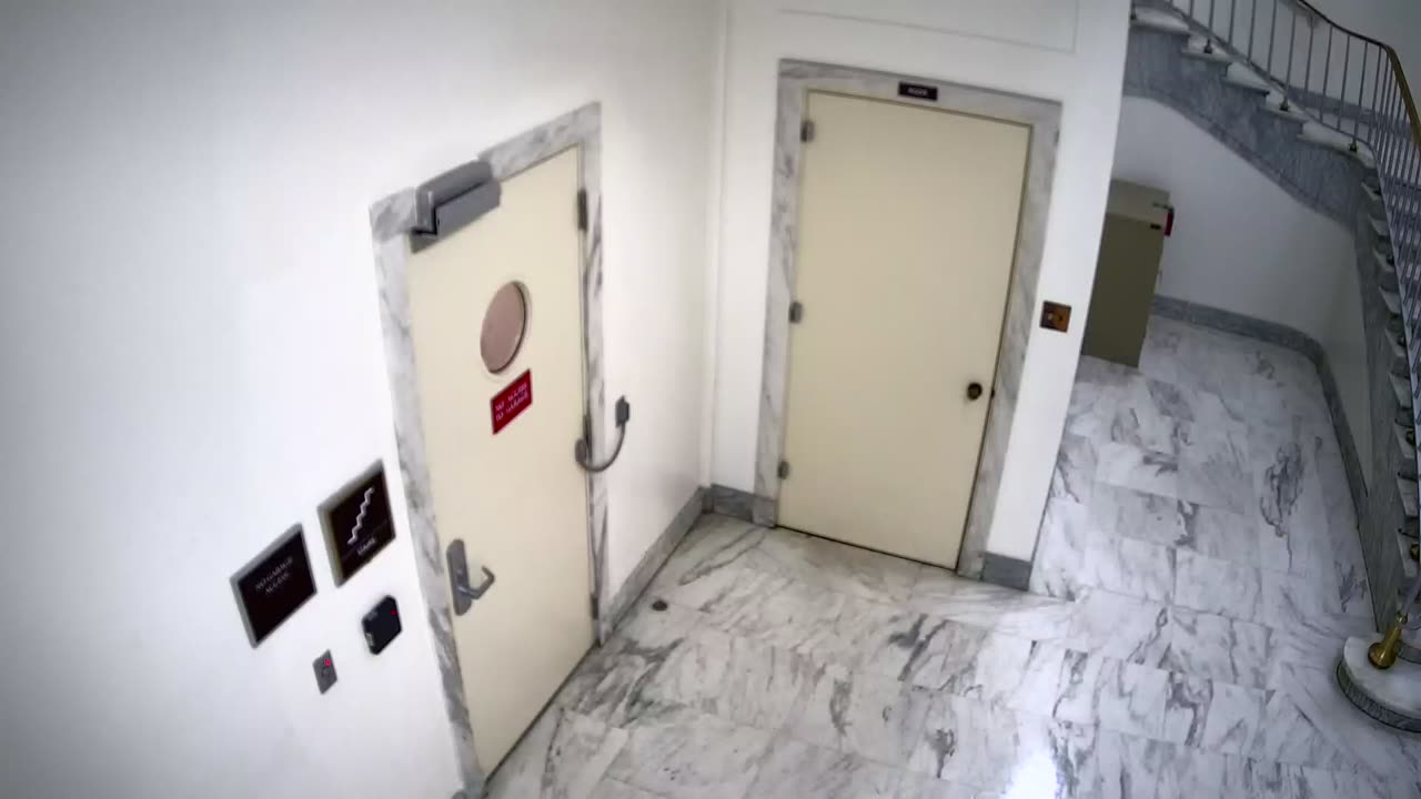 6130RHOBGRRGST4Stairwell4_2021-01-06_22h00min02s863ms.mp4