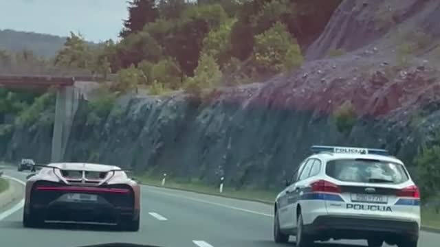 Even police move from the way for The Top G