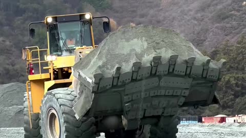 Best 992g wheel loader filling