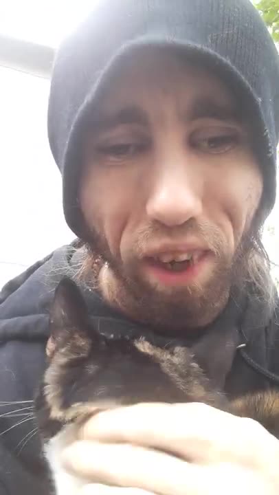 [Cyraxx Youtube 2021-10-23] My stray Fur baby Showed up