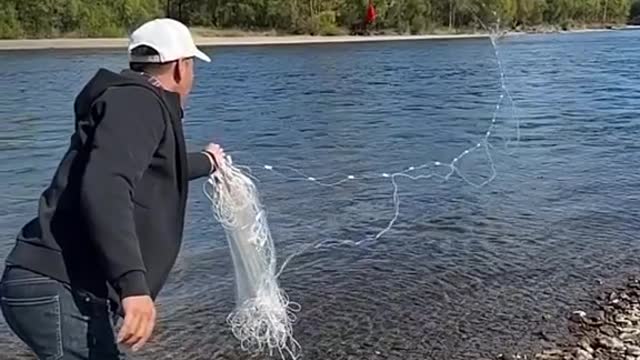 My father took to fishing while he lived in Yarmouth. dj.iciba.com