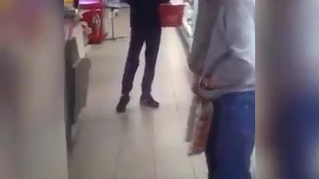 Drunk guy wants to pass himself in the mirror#funny