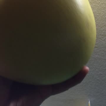 How to Eat a Pomelo Like a Boss