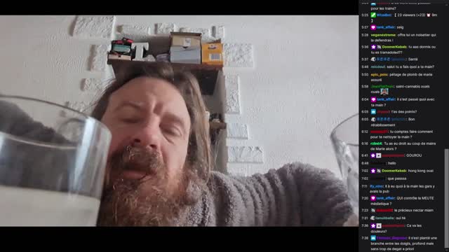 2022-12-08 (2bis.1) - obligé de manger - Twitch Decheterie (version avec chat)