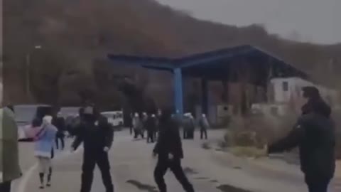 Serbs broke through a border checkpoint