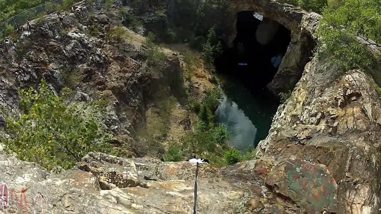 stupide base jump low pull 88 feet