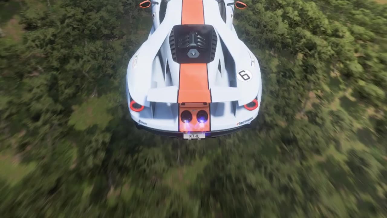 Impossible parking with the 2017 Ford GT in Forza Horizon 5