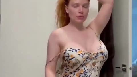 Hot girl shorts video