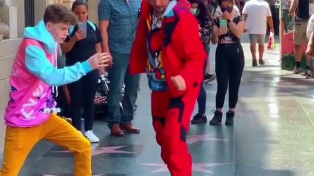 Shuffle dancers