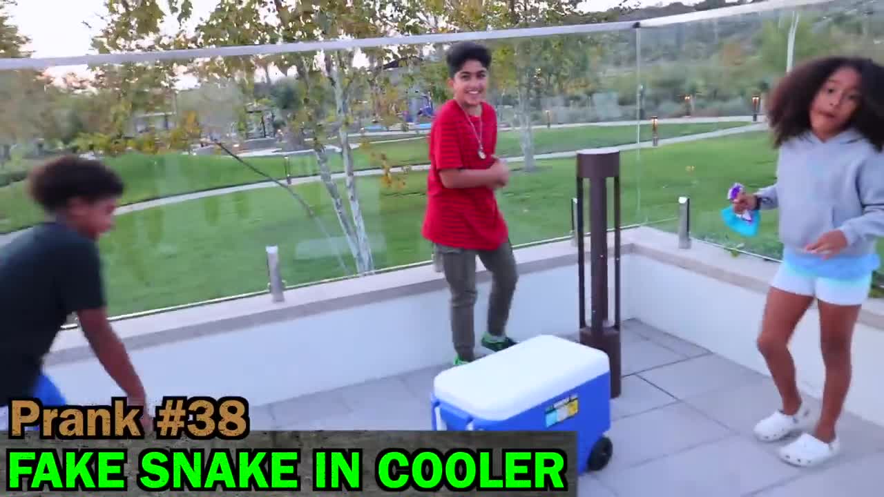 1,000 PRANKS IN 24 HOURS!!