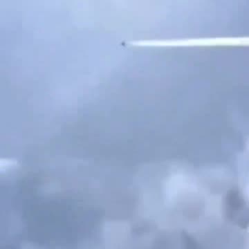 Chemtrail plane switches off the sprayers