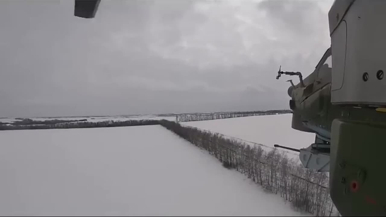 🔴 Russia shows Mi-35 attack helicopter crews destroy Ukraine camouflaged command posts