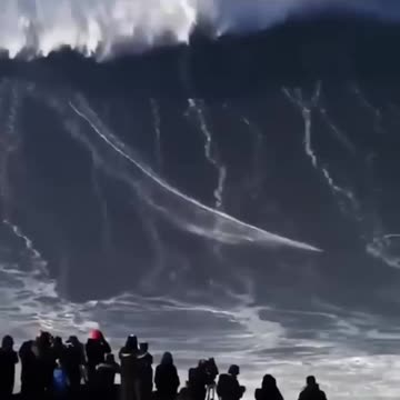 Largest wave surfed - Guinness World Records Surfer rides the biggest wave in world history! 🔥