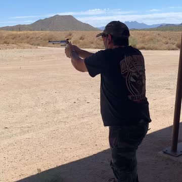 Magnum research 500 Smith & Wesson pistol