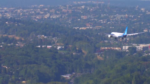Boeing 777X on Approach
