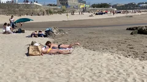 HOT DAY 🔥 on Barceloneta beach - Barcelona Spain 2023 4K Beach Walking Tou